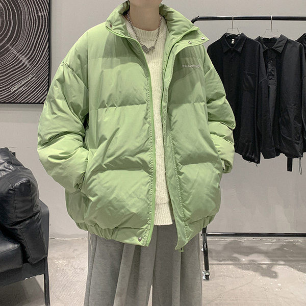 Téli férfi kabát greika felirattal és emblémával