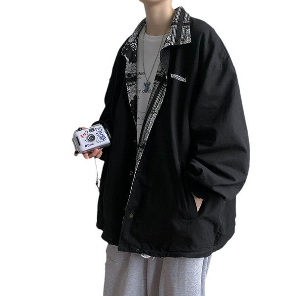 Férfi tavaszi kabát gombokkal