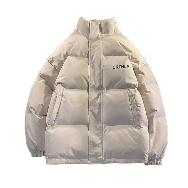 Férfi téli kabát gombokkal és magas gallérral