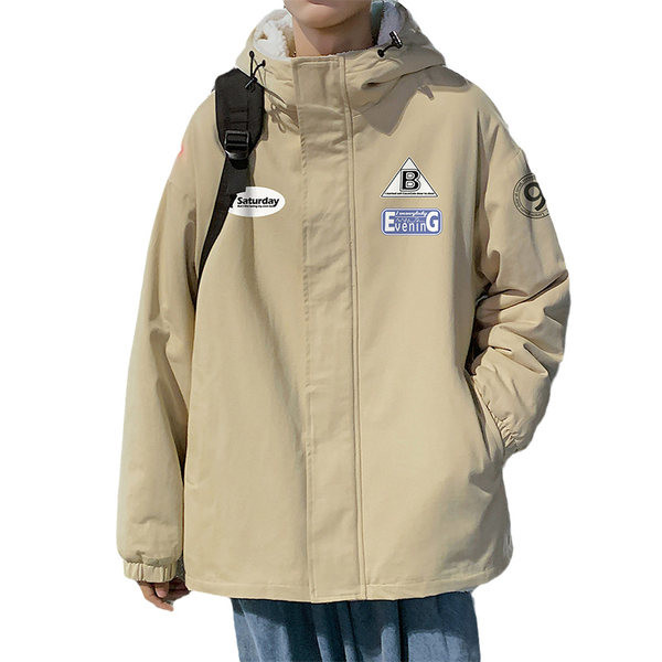 Új modell bélelt férfi dzseki emblémákkal és kapucnival