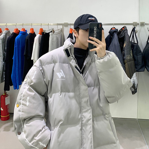 Široki model muške jakne na gumbe bez kapuljače