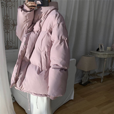 Férfi széles kabát magas gallérral és gombokkal