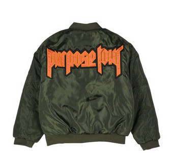 Tavaszi-őszi kabát, hátulján hímzett felirattal