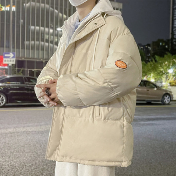 Kapuutsi ja taskutega meeste talvejope