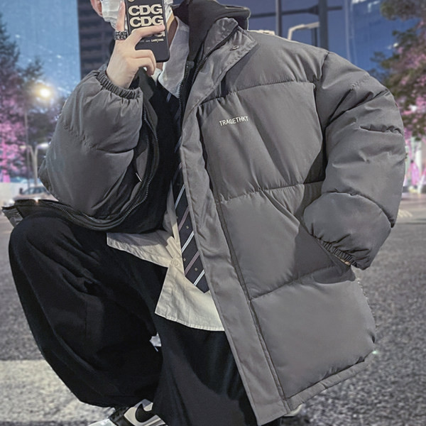 Kapuutsi ja taskutega meeste talvejope