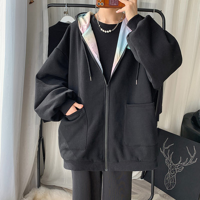 Férfi tavaszi kabát kapucnival és zsebekkel