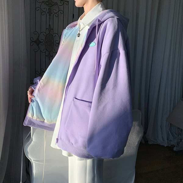 Férfi tavaszi kabát kapucnival és zsebekkel