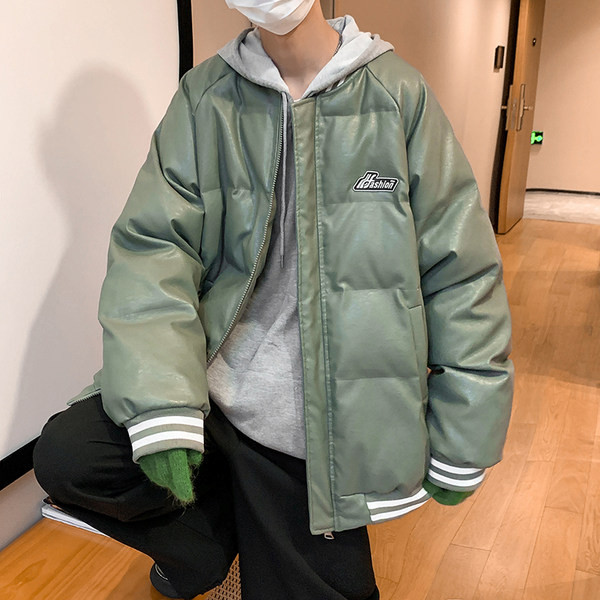 Hétköznapi használatra alkalmas férfi téli kabát felirattal