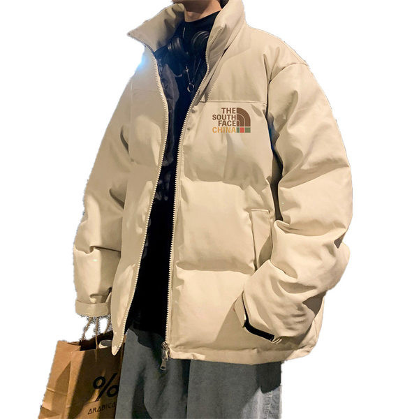 Bő férfi kabát magas gallérral és rátéttel