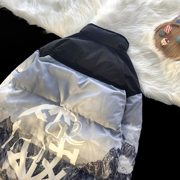 Tõmbluku ja kõrge kraega meeste talvejope - musta värvi