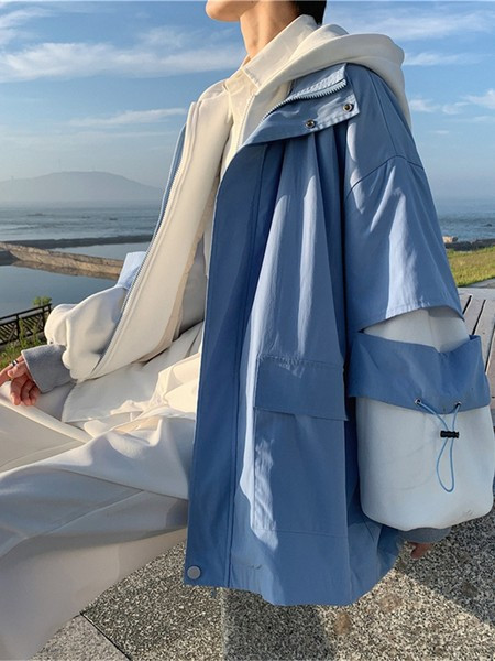 Ingyenes modell férfi kabát cipzárral és ujjkötőkkel