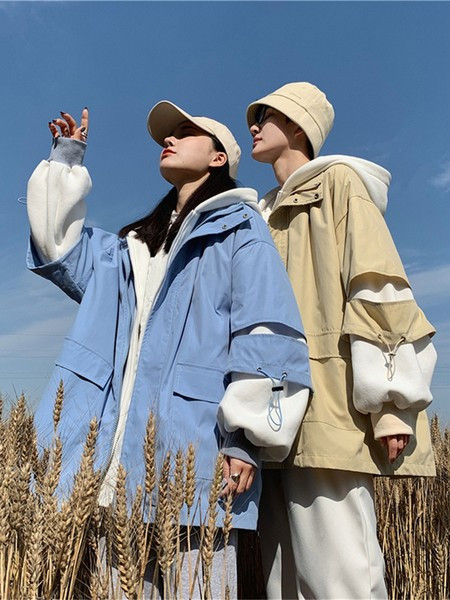 Ingyenes modell férfi kabát cipzárral és ujjkötőkkel