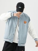 Tavaszi férfi kabát fekete és kék gombokkal