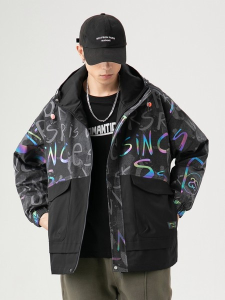 Ingyenes modell férfi kabát kapucnival