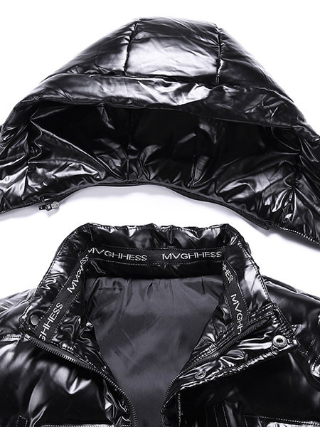 Férfi modern rövid kabát kapucnival és nyakkendővel