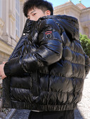 Nööpide ja lukuga meeste talvejope