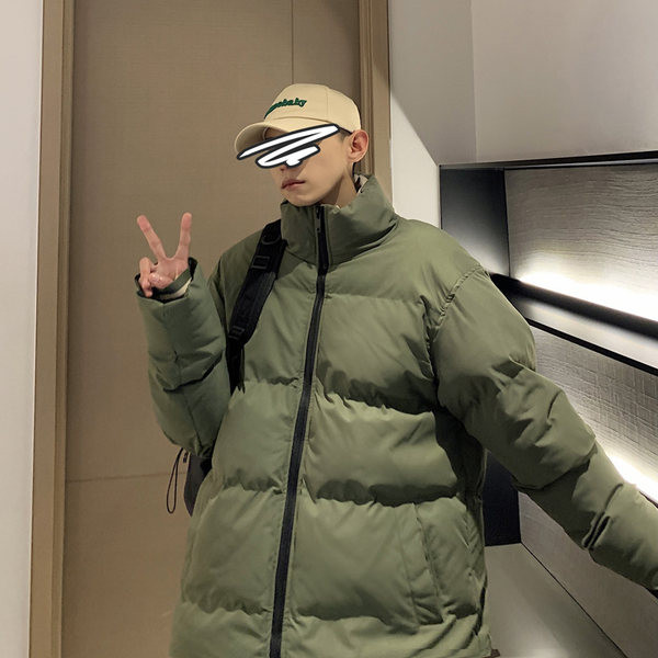 Férfi széles kabát zsebekkel