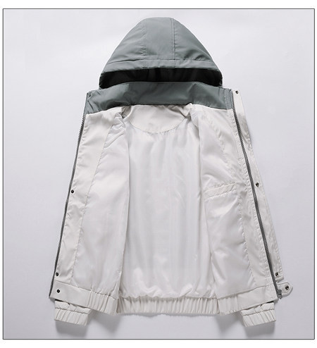 Férfi kabát kapucnival és rátéttel