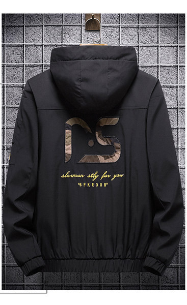 Vékony tavaszi-őszi kabát feliratokkal