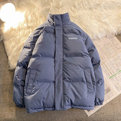 Ανδρικό χειμωνιάτικο μπουφάν με ψηλό γιακά επιγραφή και τσέπη