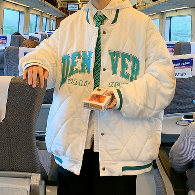 Férfi alkalmi kabát gombokkal és kerek nyakkivágással