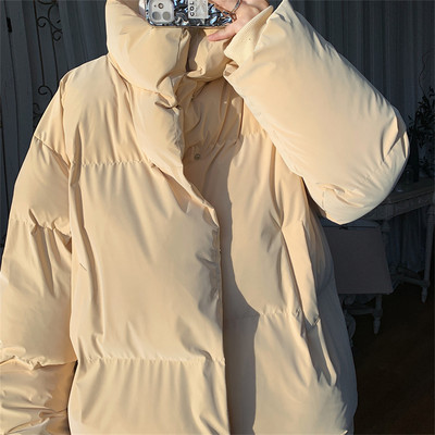 Alkalmi férfi téli kabát magas gallérral és zsebekkel