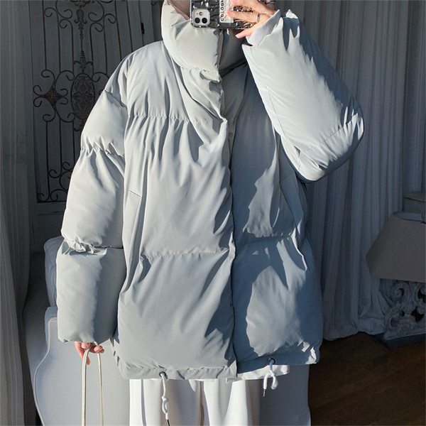 Alkalmi férfi téli kabát magas gallérral és zsebekkel