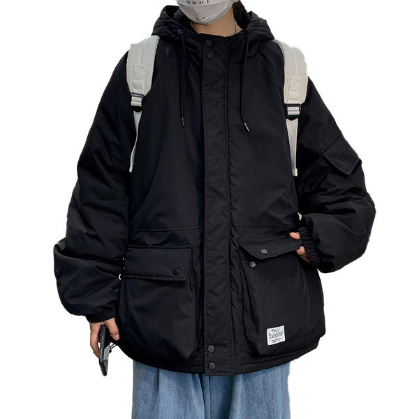 Széles modell téli kabát nagy zsebekkel