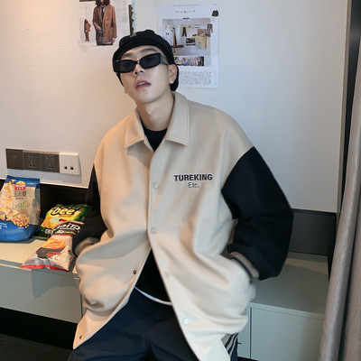 Napi férfi dzseki hímzéssel és gombokkal