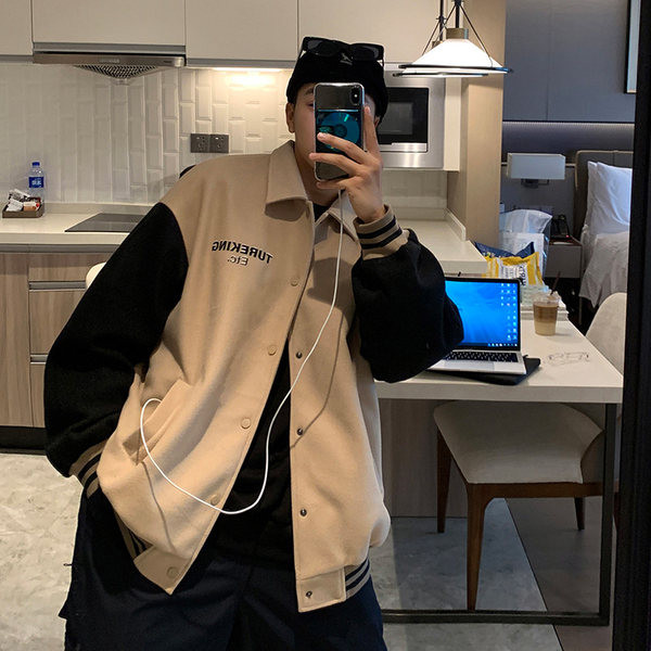 Napi férfi dzseki hímzéssel és gombokkal