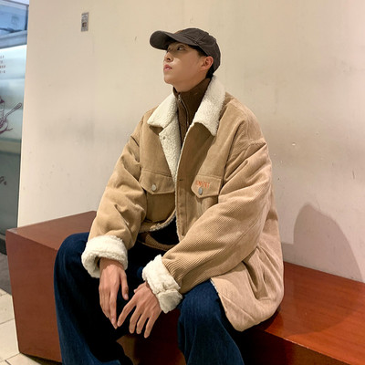 Férfi kabát pehely béléssel és klasszikus gallérral