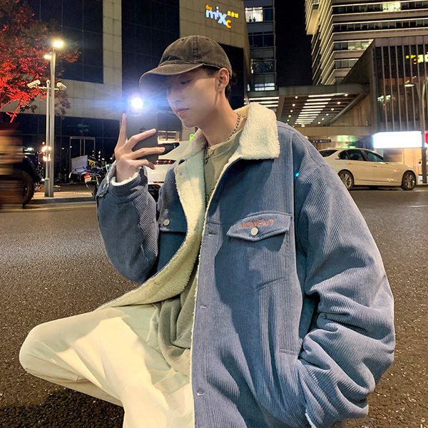 Férfi kabát pehely béléssel és klasszikus gallérral