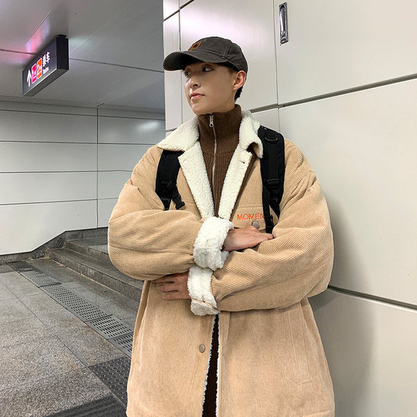 Férfi kabát pehely béléssel és klasszikus gallérral