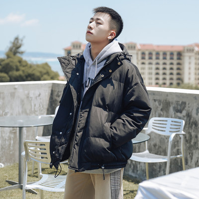 Rövid férfi téli kabát kapucnival