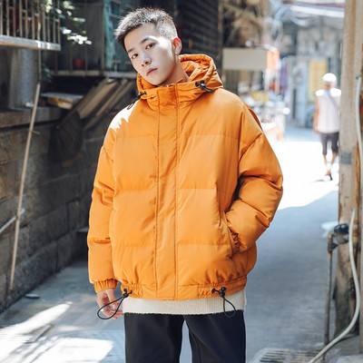 Rövid férfi téli kabát kapucnival