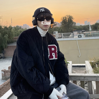 Meeste lai lukuga ja trükiga jope