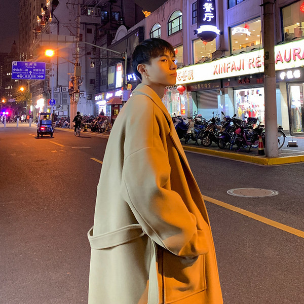 Moodne meeste lai vööga mantel