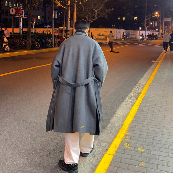 Moodne meeste lai vööga mantel