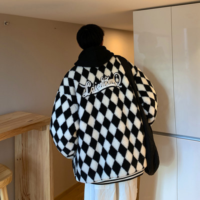 Modern férfi kabát gombokkal