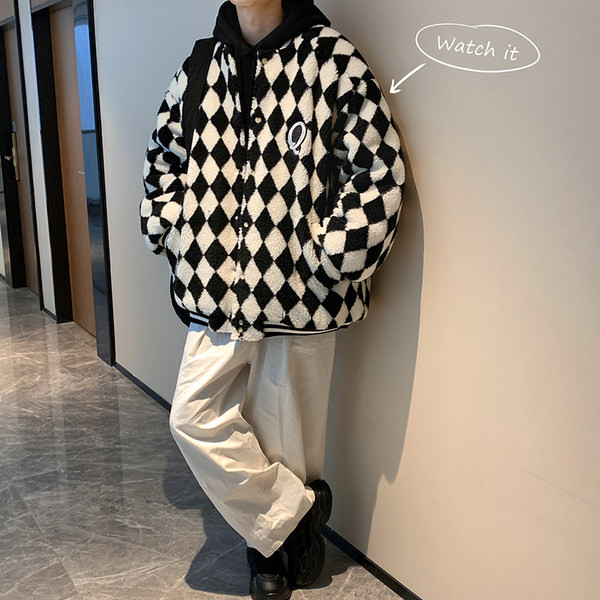 Modern férfi kabát gombokkal