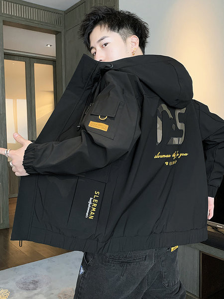 Vīriešu ziemas jaka ar mežģīnēm melnā un baltā krāsā