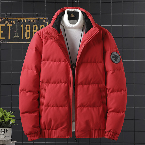 Téli férfi kabát cipzárral és emblémával