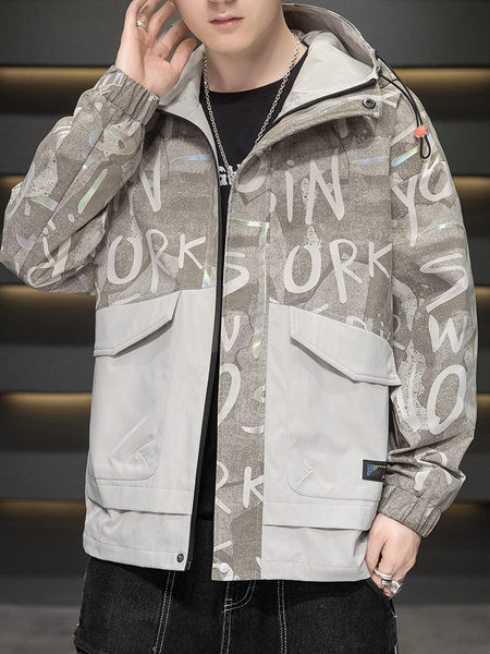 Moodne meeste jope kapuutsiga trükise ja taskutega