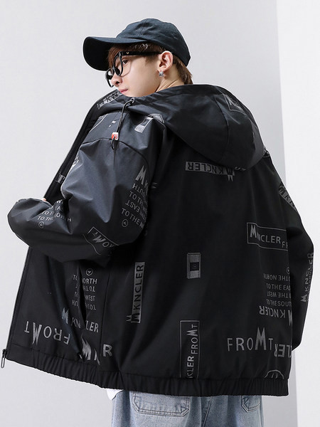 Elegantna muška jakna s vezicama na kapuljači i printom