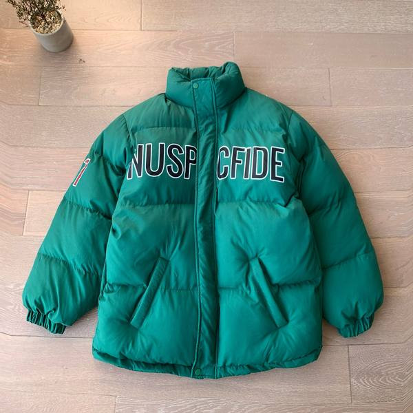 Széles modell férfi téli kabát felirattal