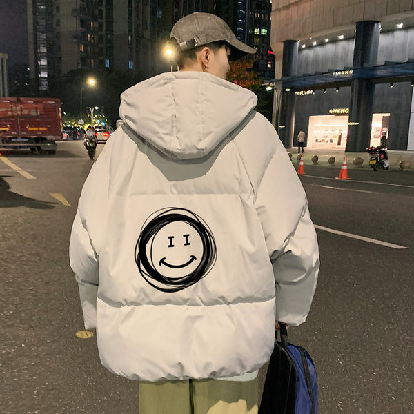 Meeste lai kapuutsiga ja trükiga jope