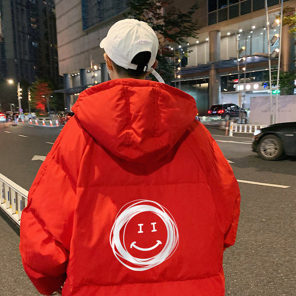 Meeste lai kapuutsiga ja trükiga jope