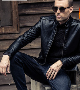 Férfi bőrdzseki cipzárral