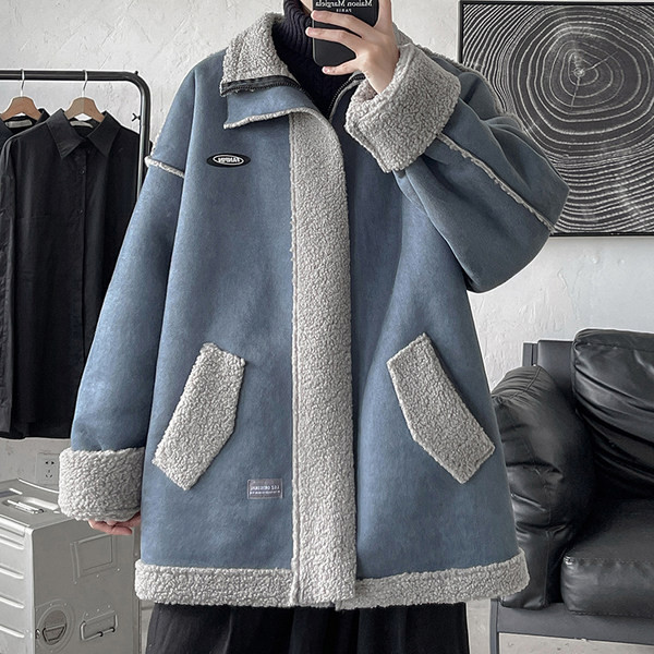 Μοντέρνο ανδρικό φαρδύ μοντέλο με τσέπες