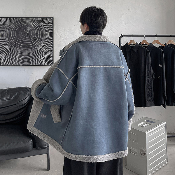 Μοντέρνο ανδρικό φαρδύ μοντέλο με τσέπες